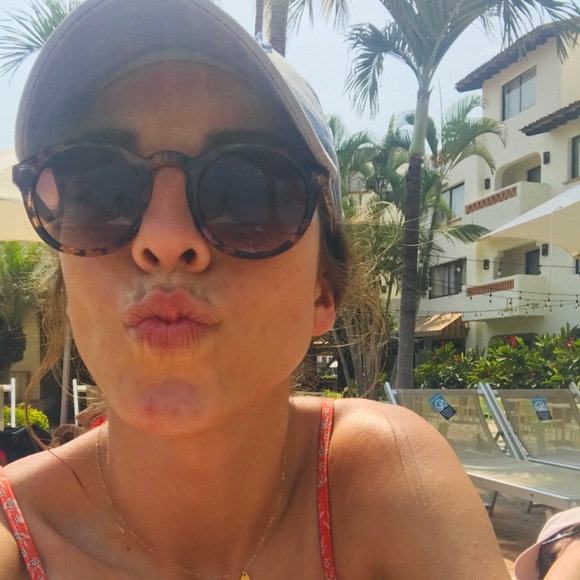 Meet your Posher, Chrissy - Picture 1 of 1